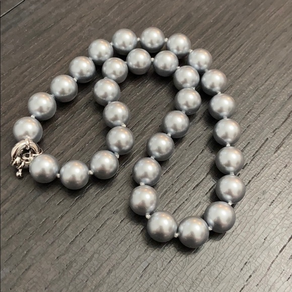 Jewelry - Pearl Necklace